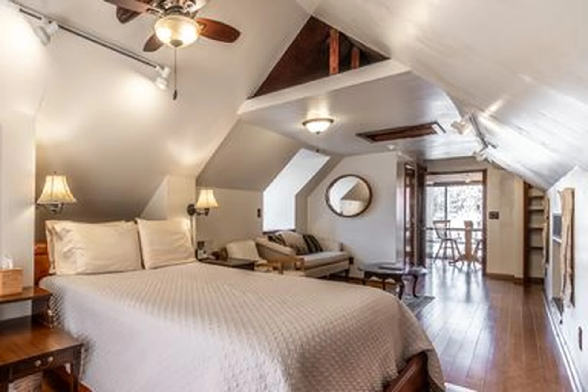 Balcony Suite - Image 1