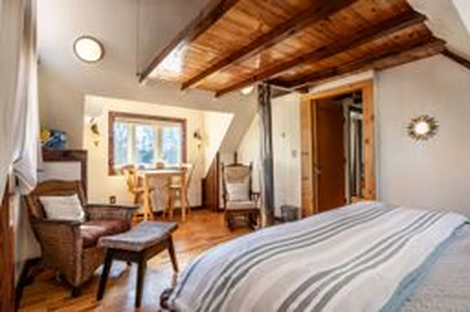 White Lotus Suite - Image 4