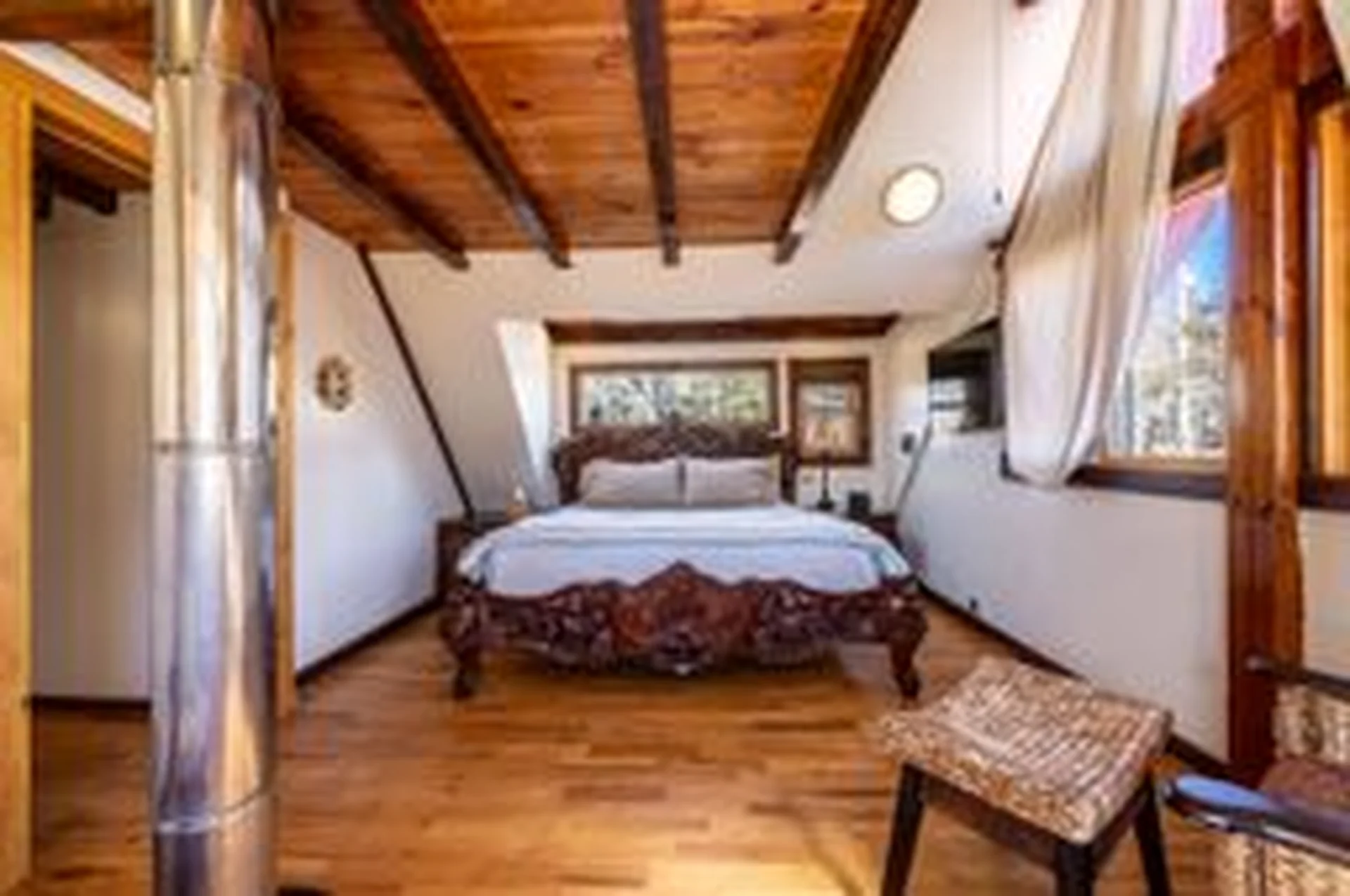 White Lotus Suite - Image 3