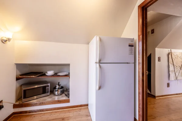 Balcony Suite apartment at White Lotus Eco Spa Retreat, Stanardsville, VA — photo 12 of 41