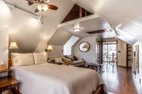 Balcony Suite apartment at White Lotus Eco Spa Retreat, Stanardsville, VA