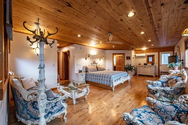 Cascina Rococo guest suite at White Lotus Eco Spa Retreat, Stanardsville, VA — photo 2 of 40