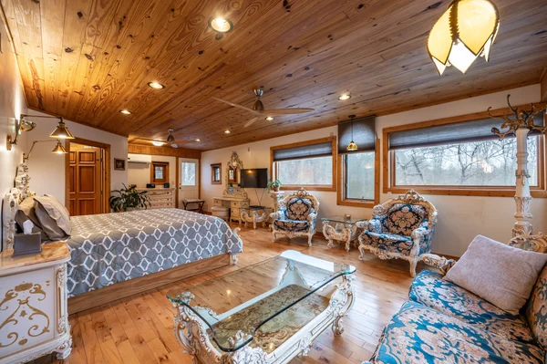 Cascina Rococo guest suite at White Lotus Eco Spa Retreat, Stanardsville, VA — photo 3 of 40