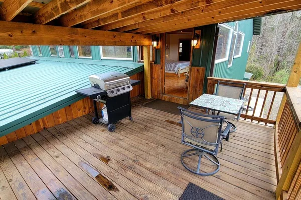 Cascina Rococo guest suite at White Lotus Eco Spa Retreat, Stanardsville, VA — photo 16 of 40
