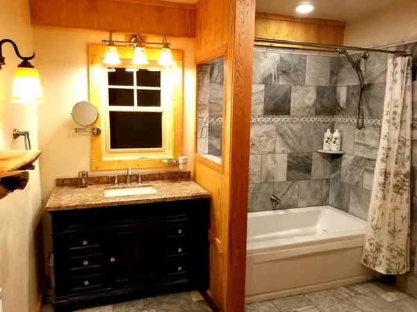 Cascina Rococo guest suite at White Lotus Eco Spa Retreat, Stanardsville, VA — photo 9 of 40