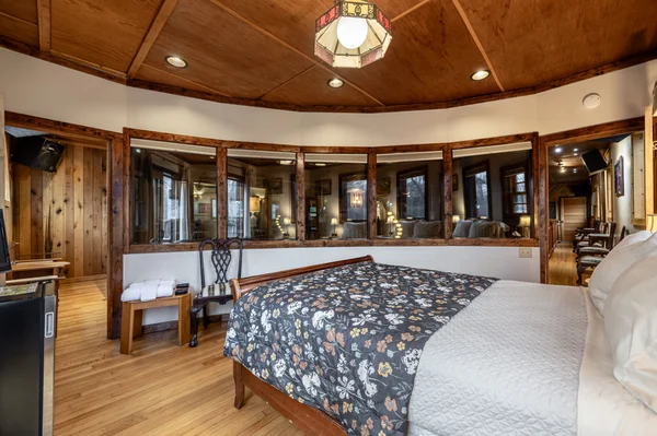 Crow’s Nest barn at White Lotus Eco Spa Retreat, Stanardsville, VA — photo 3 of 33