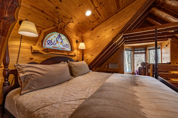 Log Cabin on the River cabin at White Lotus Eco Spa Retreat, Stanardsville, VA — photo 13 of 30