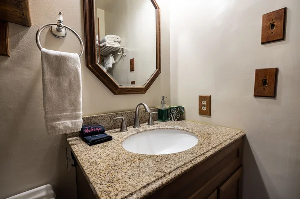 Suite Pea apartment at White Lotus Eco Spa Retreat, Stanardsville, VA — photo 9 of 36
