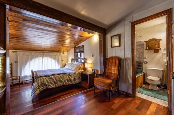 Suite Pea apartment at White Lotus Eco Spa Retreat, Stanardsville, VA — photo 3 of 36