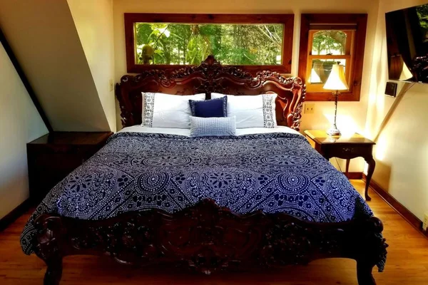 White Lotus Suite guest suite at White Lotus Eco Spa Retreat, Stanardsville, VA — photo 16 of 46